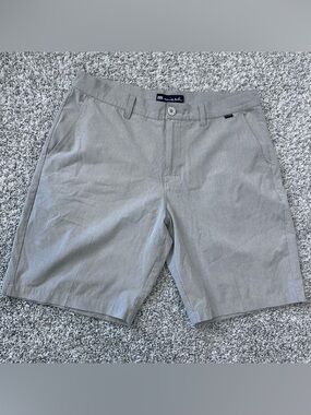 Travis Mathew men’s dri fit material gray shorts like new